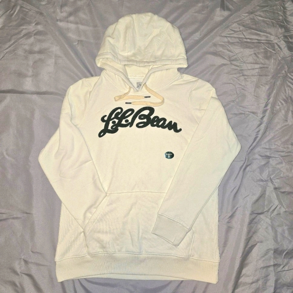 L.L.BEAN New w/o tags Cream Woman's Hoodie Size Medium
